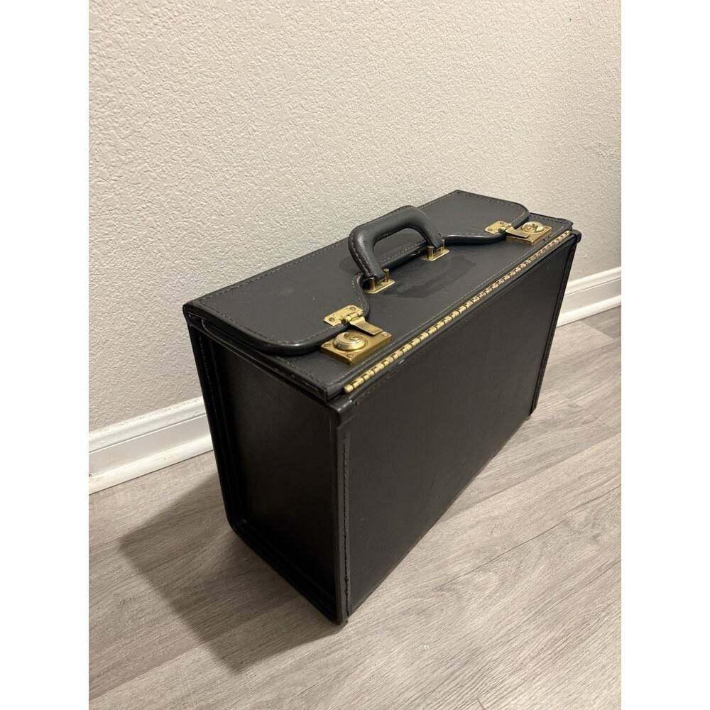 Vintage Ultimate Black Pilots Attache Attorneys Case, Black